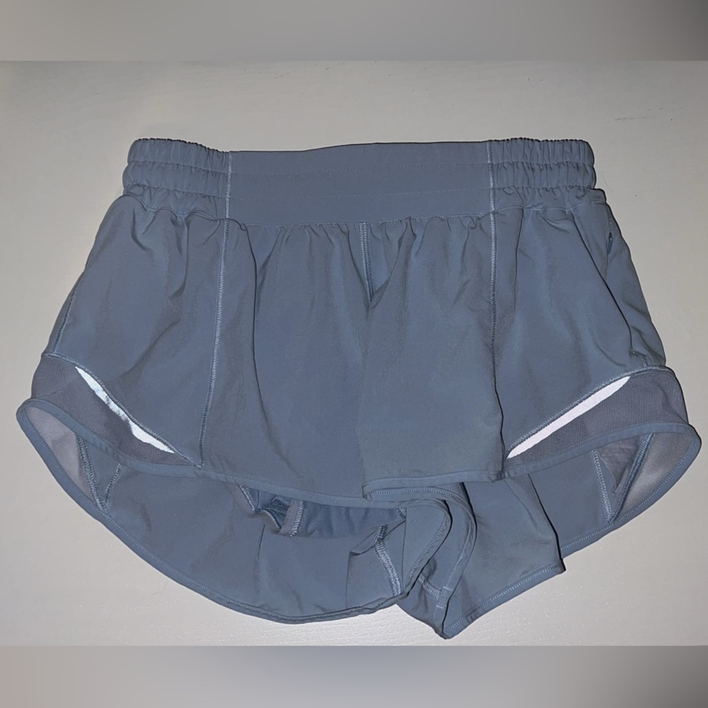 lululemon low rise hotty hot 2.5”